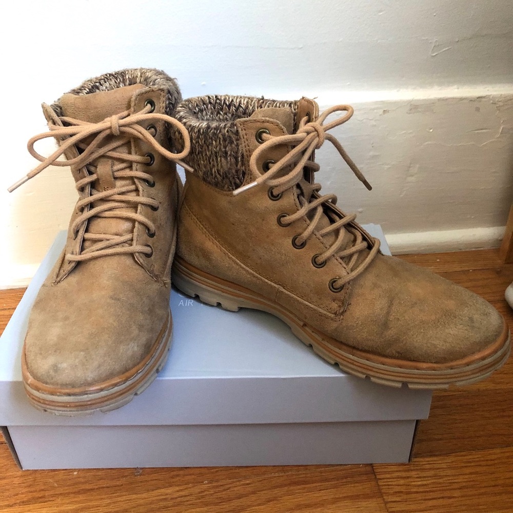 Sonoma tan fuzzy trimmed boots - size 6.5